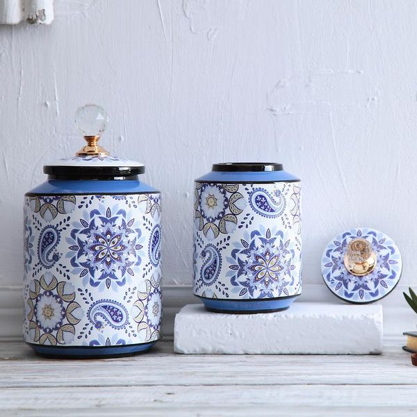 vases simple european style blue and white porcelain storage tank decoration
vases simple european style blue and white porcelain storage tank decoration