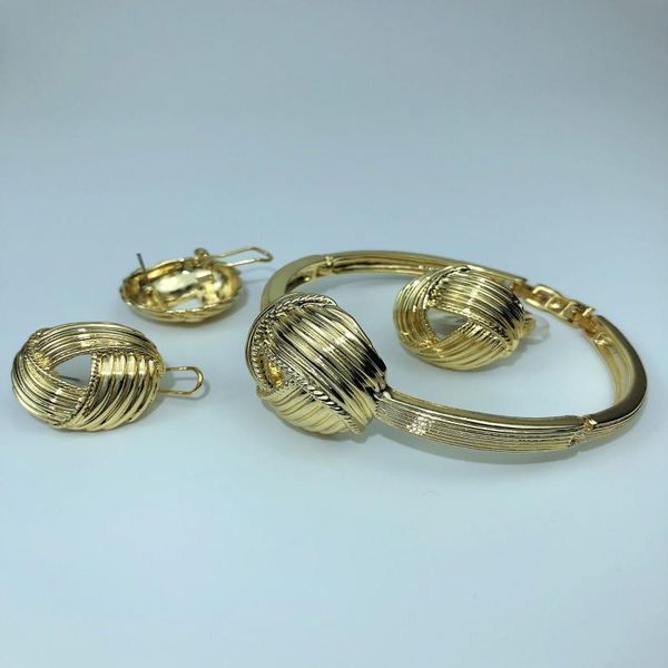 Earrings & Necklace Guomei Italian Gold Jewelry Sets Ring With Bracelet For Women S0006, Silver
Earrings & Necklace Guomei Italian Gold Jewelry Sets Ring With Bracelet For Women S0006, Silver