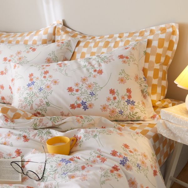 spring summer 40 small fresh printing 4-piece set of cotton garden floret bed sheet, fitted sheet and bedding
spring summer 40 small fresh printing 4-piece set of cotton garden floret bed sheet, fitted sheet and bedding