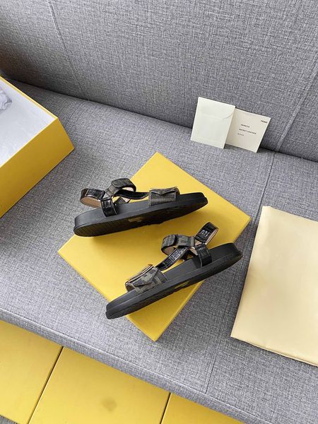 cowhide sandal candy color flats shoes women's leisure designer outdoor luxury slipper women's flat bottom 0813, Black
cowhide sandal candy color flats shoes women's leisure designer outdoor luxury slipper women's flat bottom 0813, Black