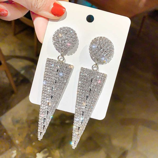 925 silver needle diamond round earrings fashion simple personality exaggerated earrings long net red diamond earrings
925 silver needle diamond round earrings fashion simple personality exaggerated earrings long net red diamond earrings