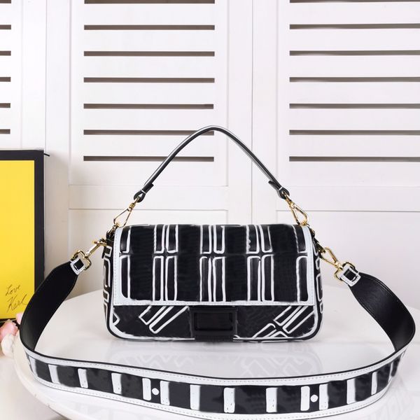 classic fashion uette two-tone handbag purse crossbody bag detachable wide shoulder strap handle sketch line design 
classic fashion uette two-tone handbag purse crossbody bag detachable wide shoulder strap handle sketch line design