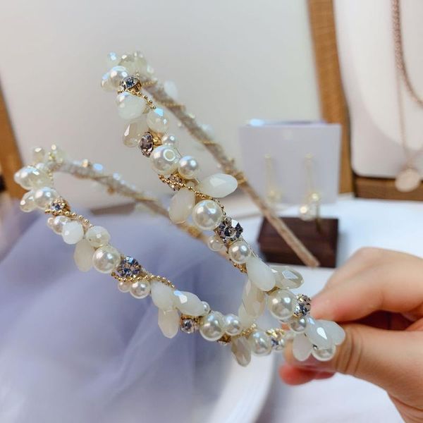 hair accessories korean arrivals retro temperament heavy work hand-wound crystal pearl rhinestones wild headband hoop headwear headdress
hair accessories korean arrivals retro temperament heavy work hand-wound crystal pearl rhinestones wild headband hoop headwear headdress