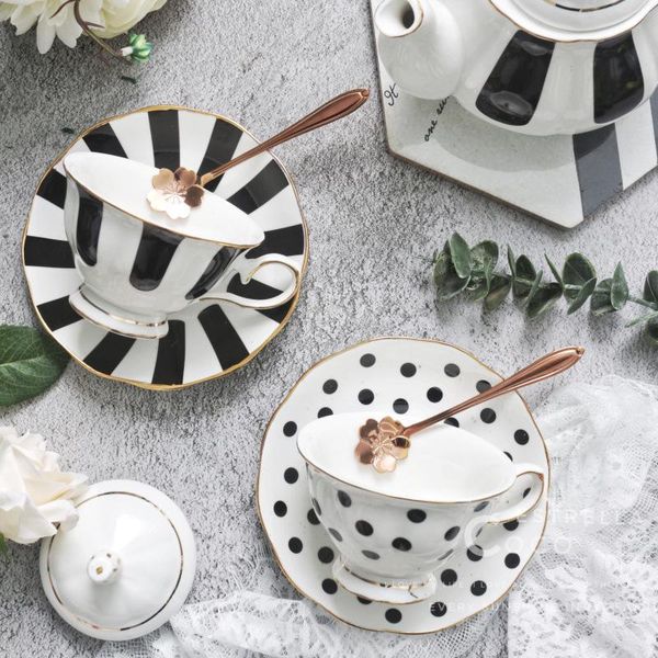 mugs semplice stile retro onda in bianco e nero dot strisce bone china europeo phnom penh tazza di caffe piattino insieme il
mugs semplice stile retro onda in bianco e nero dot strisce bone china europeo phnom penh tazza di caffe piattino insieme il
