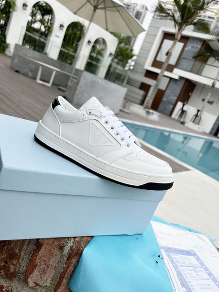 brand discount men women running shoes sports skateboarding ones shoes high low cut white black outdoor trainers sneakers 1110
brand discount men women running shoes sports skateboarding ones shoes high low cut white black outdoor trainers sneakers 1110