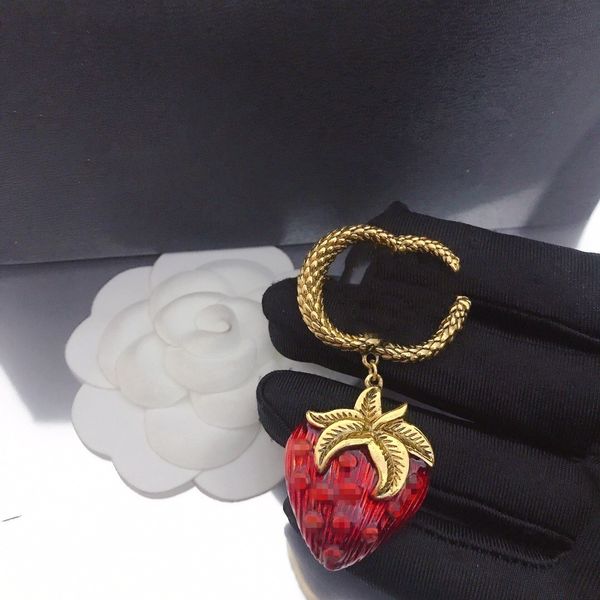 european and american letter enamel strawberry brooch retro fashion personality temperament high-end accessories female fast delivery, Gray
european and american letter enamel strawberry brooch retro fashion personality temperament high-end accessories female fast delivery, Gray
