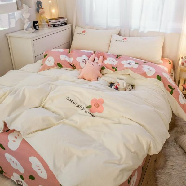 spring 2021 wash cotton four-piece set cartoon embroidered bed linen 4 piece bedroom bedding sets
spring 2021 wash cotton four-piece set cartoon embroidered bed linen 4 piece bedroom bedding sets