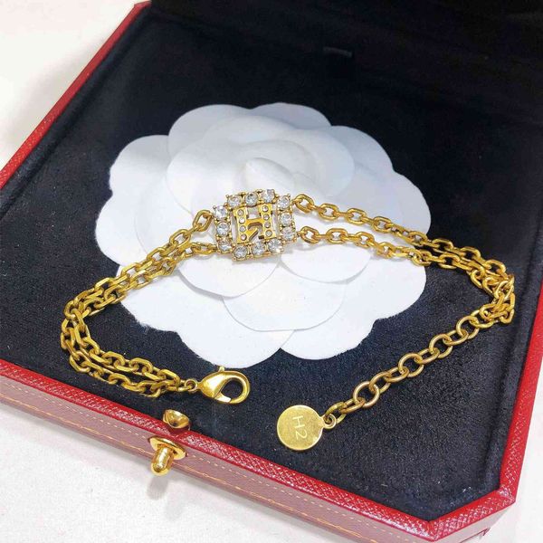 bracelet simple design japanese and korean style letter inlaid diamond electroplating jewelry accessories products on the, Golden;silver
bracelet simple design japanese and korean style letter inlaid diamond electroplating jewelry accessories products on the, Golden;silver