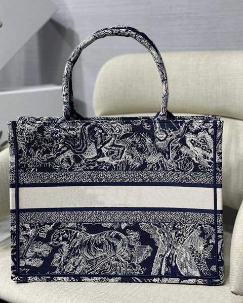 fashion wedding dinner luxury designer shoulder bags crossbody flap tote handbags waist clutch purse classical embroidery wallets backpack f
fashion wedding dinner luxury designer shoulder bags crossbody flap tote handbags waist clutch purse classical embroidery wallets backpack f