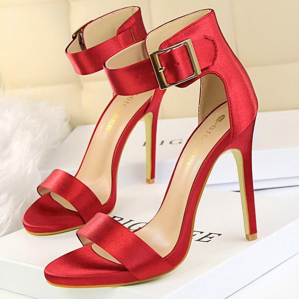 dress shoes 2021 plus size 34-43 women summer satin 11cm high heels fetish silk sandals gladiator lady green platform stripper pumps, Black
dress shoes 2021 plus size 34-43 women summer satin 11cm high heels fetish silk sandals gladiator lady green platform stripper pumps, Black