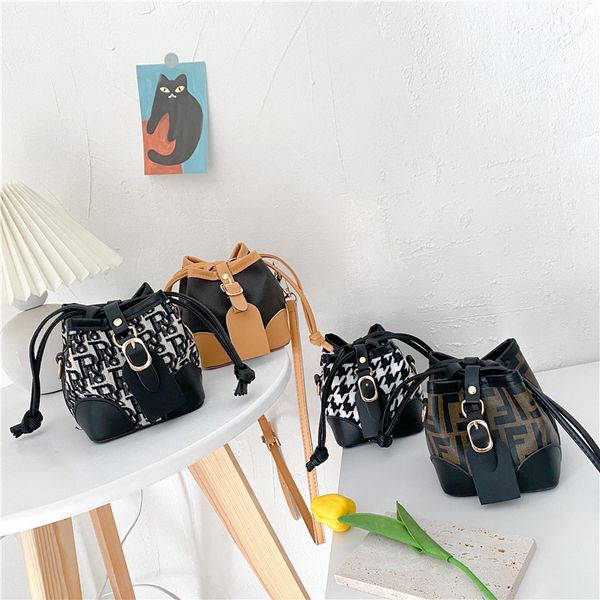 70% off exclusive and winter new children's messenger bag drawstring bucket small bag letter printed children's one shoulder chang
70% off exclusive and winter new children's messenger bag drawstring bucket small bag letter printed children's one shoulder chang