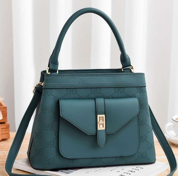 2021 autumn/winter korean fashion bag all-match casual outdoor female bags shoulder messenger handbag
2021 autumn/winter korean fashion bag all-match casual outdoor female bags shoulder messenger handbag