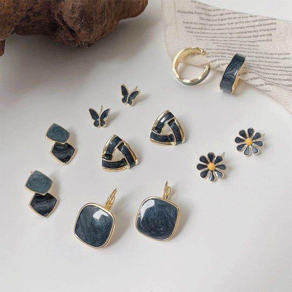 retro navy drop glaze blue stud earrings for women trendy fashion enamel flower simple statement jewelry girl gift, Golden;silver
retro navy drop glaze blue stud earrings for women trendy fashion enamel flower simple statement jewelry girl gift, Golden;silver