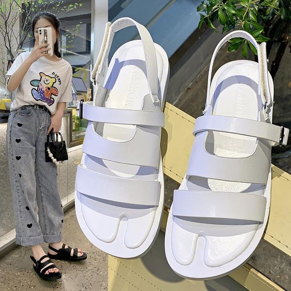 slipper 2021 summer girls fashion casual buckle beach flat sandals, Black;grey
slipper 2021 summer girls fashion casual buckle beach flat sandals, Black;grey