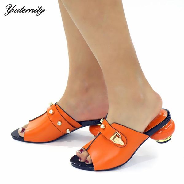 dress shoes 2021 african desgin decorated with metal woman pumps summer fashion high heel for wedding party, Black
dress shoes 2021 african desgin decorated with metal woman pumps summer fashion high heel for wedding party, Black