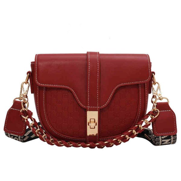 classic fashion texture saddle chain bag simple portable women's personality goddess purse
classic fashion texture saddle chain bag simple portable women's personality goddess purse