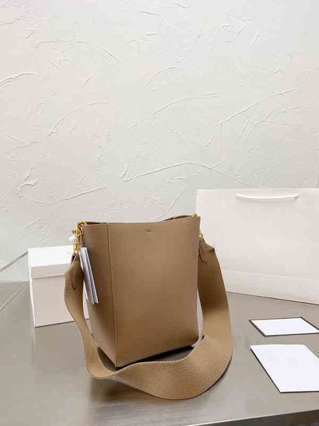 bags luxury shoulder brand bucket fashion simple square clutch women's designer real leather mobile phone handbags 1220
bags luxury shoulder brand bucket fashion simple square clutch women's designer real leather mobile phone handbags 1220