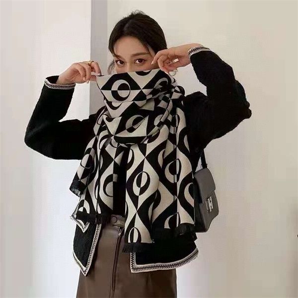 new autumn and winter live moon scarf women's bib imitation cashmere versatile classic shawl, Blue;black
new autumn and winter live moon scarf women's bib imitation cashmere versatile classic shawl, Blue;black
