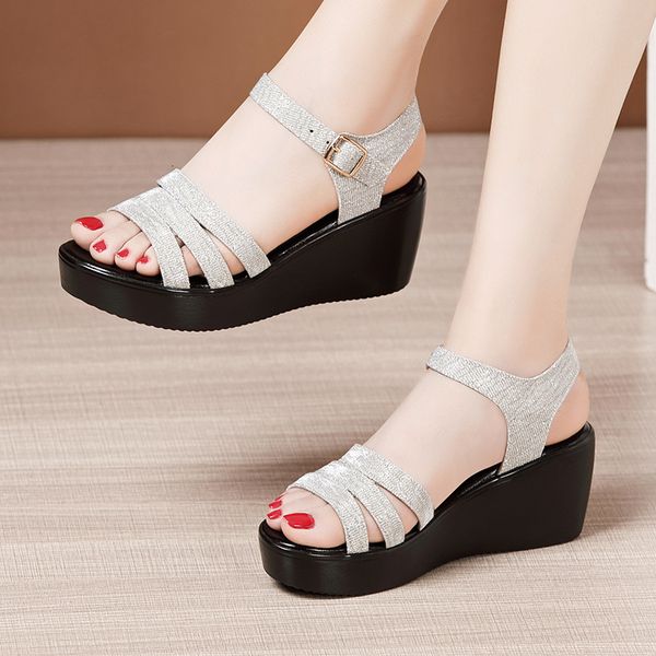 sandals cunhas de salto feminino vero plataforma mais tamanho 40-43 sandlias em saltos para senhoras, Black
sandals cunhas de salto feminino vero plataforma mais tamanho 40-43 sandlias em saltos para senhoras, Black