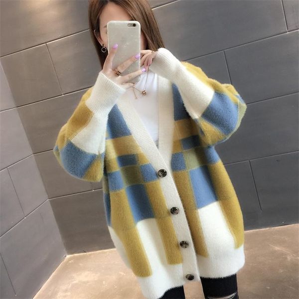 women's cardigan autumn and winter imitation velvet lattice single-breasted long-sleeved thick warm 210427, White;black 
women's cardigan autumn and winter imitation velvet lattice single-breasted long-sleeved thick warm 210427, White;black