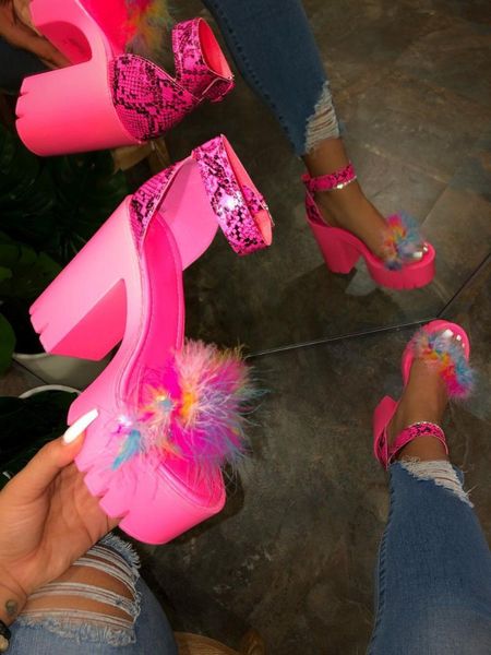 dress shoes spring/summer 2021 beach sandals ladies banquet women fur rubber high heel platform outdoor leisure buckle slippers, Black
dress shoes spring/summer 2021 beach sandals ladies banquet women fur rubber high heel platform outdoor leisure buckle slippers, Black