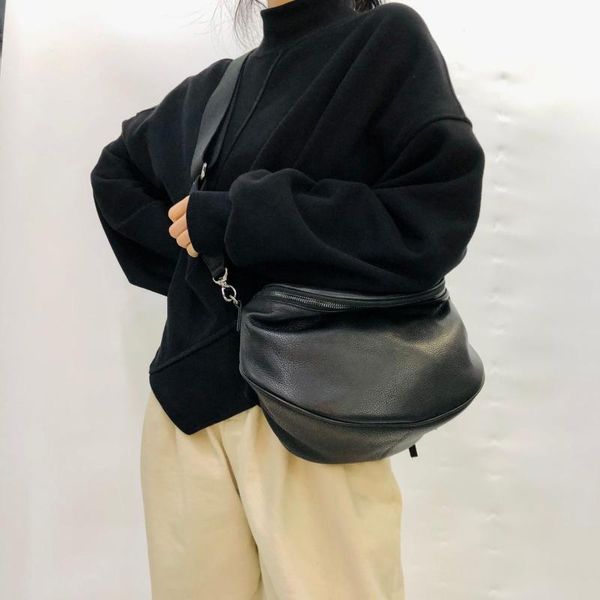 leather handmade chest large capacity multi compartment single shoulder messenger women's totes
leather handmade chest large capacity multi compartment single shoulder messenger women's totes