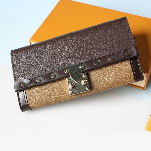 wallets wallet 2021 ladies leather clutch fashion rivet design buckle bag with gift box packaging 60535, Red;black
wallets wallet 2021 ladies leather clutch fashion rivet design buckle bag with gift box packaging 60535, Red;black