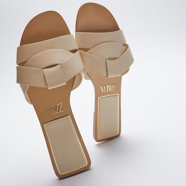 slippers 2021 -selling women's shoes in summer, naked square head everyday wear flat-bottomed cow leather sandals and slippers., Black
slippers 2021 -selling women's shoes in summer, naked square head everyday wear flat-bottomed cow leather sandals and slippers., Black