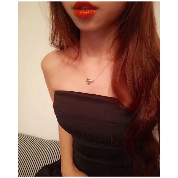 womens designers jewelry ladies luxurys necklace 925 silver love necklace charm pendants highly quality accessories brand iced out pendant
womens designers jewelry ladies luxurys necklace 925 silver love necklace charm pendants highly quality accessories brand iced out pendant