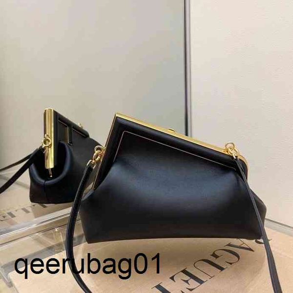 handbags bag series fend designer first women luxurys metal wrapped handbag single shoulder messenger yue messenger tote fashion brand bags
handbags bag series fend designer first women luxurys metal wrapped handbag single shoulder messenger yue messenger tote fashion brand bags