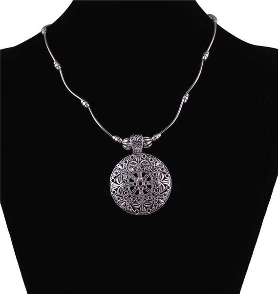 women's hollow flower tibetan silver pendant necklaces gstqn001 fashion gift national style women diy necklace pendants
women's hollow flower tibetan silver pendant necklaces gstqn001 fashion gift national style women diy necklace pendants