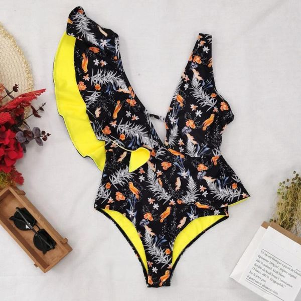 women's swimwear monokini floral print deep v neck women ruffle one piece swimsuit for summer bikinis 2021, White;black
women's swimwear monokini floral print deep v neck women ruffle one piece swimsuit for summer bikinis 2021, White;black