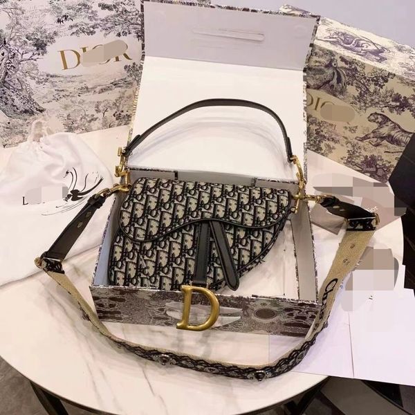 2021 new fashion retro star the same saddle bag female high-end messenger shoulder crossbody bag ysj
2021 new fashion retro star the same saddle bag female high-end messenger shoulder crossbody bag ysj