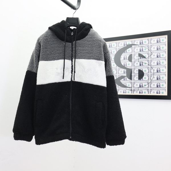2021 men coats wear designer lamb wool warm cashmere jacket striped slim print pocket wind casual baseball jacketzipper hoodiejacket, Black;brown
2021 men coats wear designer lamb wool warm cashmere jacket striped slim print pocket wind casual baseball jacketzipper hoodiejacket, Black;brown