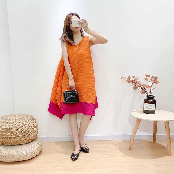 contrast color fall new plus size loose slim pleated a line sleeveless v neck bottom dresses for women 210421, Black;gray
contrast color fall new plus size loose slim pleated a line sleeveless v neck bottom dresses for women 210421, Black;gray