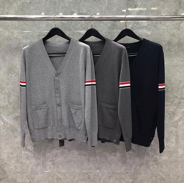 men's sweaters 2021 fashion brand men slim fit v-neck cardigans clothing sleeve striped cotton wool spring autumn casual coat, White;black
men's sweaters 2021 fashion brand men slim fit v-neck cardigans clothing sleeve striped cotton wool spring autumn casual coat, White;black