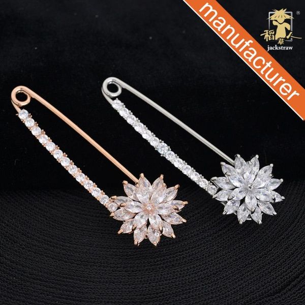 pins, brooches korean version of the big flower brooch men's suit pin zircon small, Gray
pins, brooches korean version of the big flower brooch men's suit pin zircon small, Gray