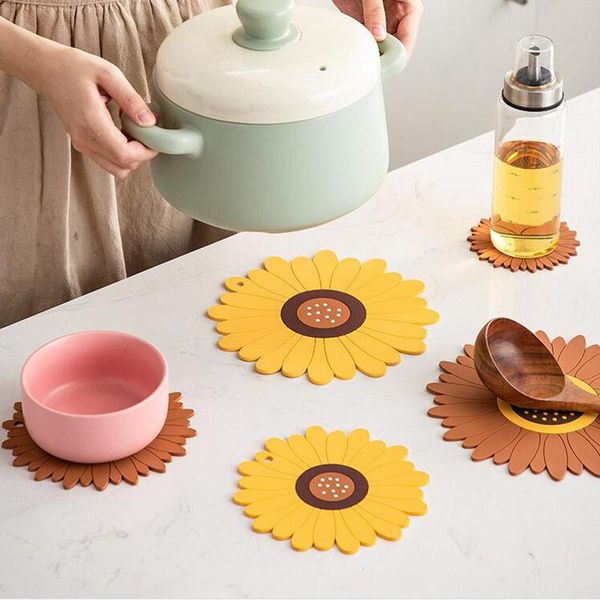 mats & pads creative sunflower insulation placemat pvc environmental protection table pot mat non-slip water cup tableware
mats & pads creative sunflower insulation placemat pvc environmental protection table pot mat non-slip water cup tableware