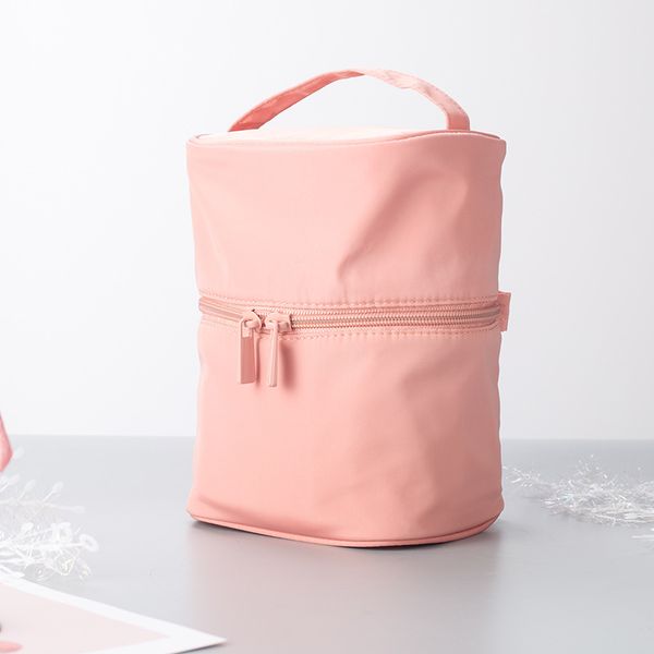 2020 new makeup bag women's portable waterproof cosmetics storage strawberry large capacity simple cylinder
2020 new makeup bag women's portable waterproof cosmetics storage strawberry large capacity simple cylinder