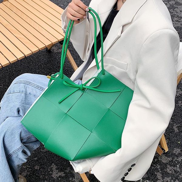 evening bags underarm tote bag weave large 2021 fashion high-quality pu leather women's designer handbag shoulder
evening bags underarm tote bag weave large 2021 fashion high-quality pu leather women's designer handbag shoulder