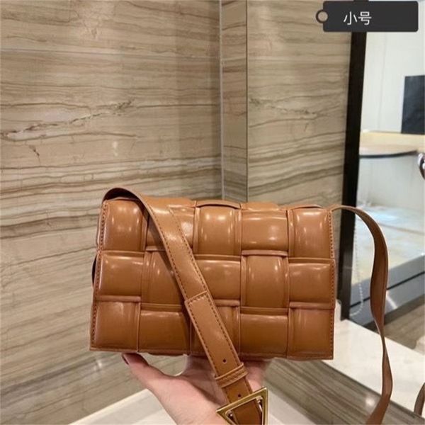 wholesale bottage bvs woven single shoulder butterfly men's and women's , star b's same lingge luxurys designers handbag yw
wholesale bottage bvs woven single shoulder butterfly men's and women's , star b's same lingge luxurys designers handbag yw