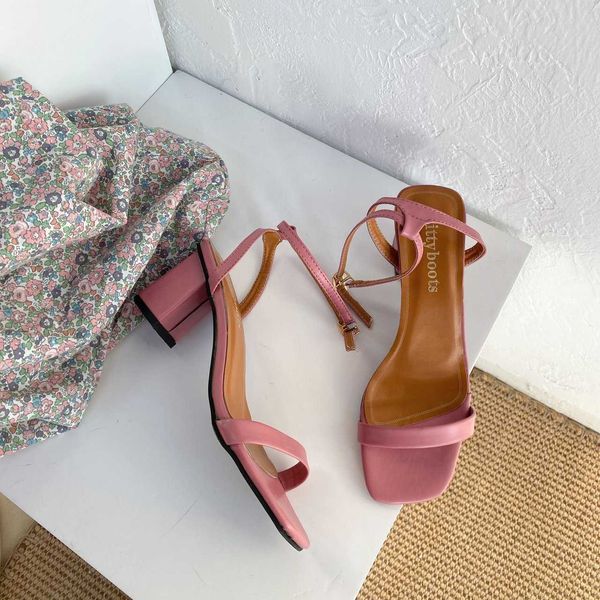 2021summer sandals shoes woman square high heels ankle strap sandal office ladies career casual party women wedding pumps y0721, Black
2021summer sandals shoes woman square high heels ankle strap sandal office ladies career casual party women wedding pumps y0721, Black