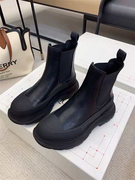 2021 fashion ladies casual shoes high-trainer luxury women's shoes with lace-up outdoor shoes, Black;red
2021 fashion ladies casual shoes high-trainer luxury women's shoes with lace-up outdoor shoes, Black;red