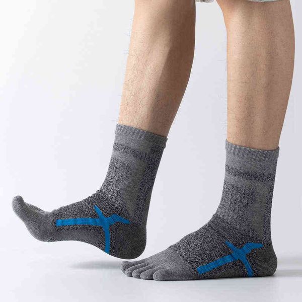 outdoor sports five finger men's high tube autumn and winter warm split toe thickened towel bottom mountaineering running socks, Black;white
outdoor sports five finger men's high tube autumn and winter warm split toe thickened towel bottom mountaineering running socks, Black;white