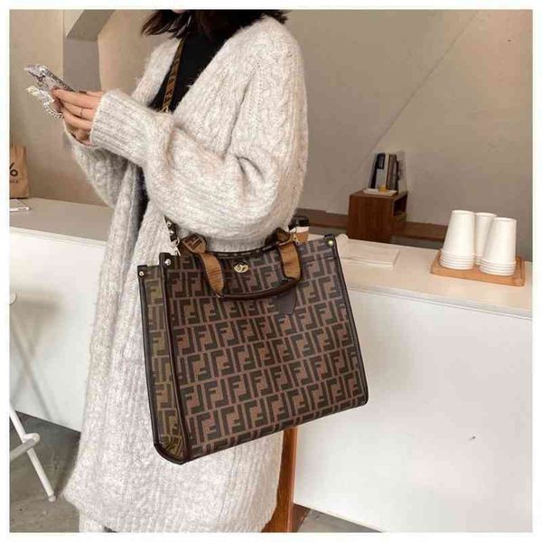 2022 factory wholesale fashion and atmosphere women's large capacity slung popular bag single shoulder portable tote bag koqw
2022 factory wholesale fashion and atmosphere women's large capacity slung popular bag single shoulder portable tote bag koqw