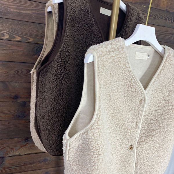 autumn winter fur one-piece vest women's short smooth board loose waistcoat, White
autumn winter fur one-piece vest women's short smooth board loose waistcoat, White