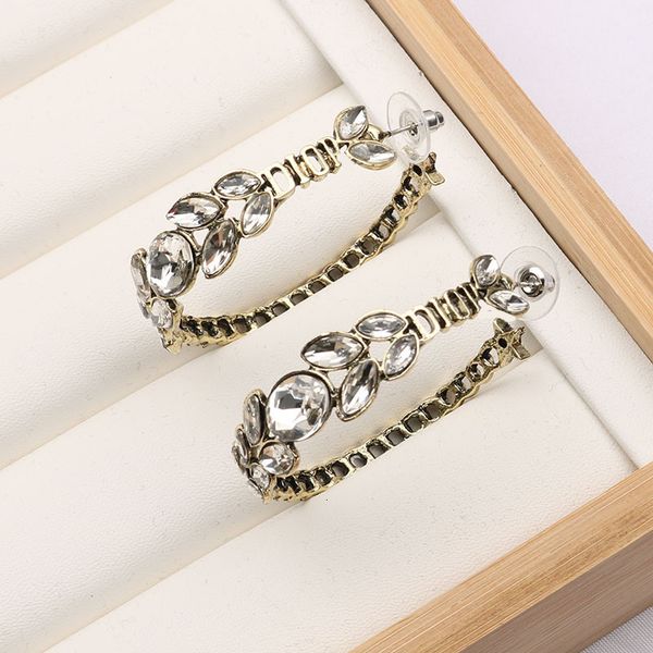 new d family light luxury super flash horse eye drill spike earrings female letters fashion versatile, Golden
new d family light luxury super flash horse eye drill spike earrings female letters fashion versatile, Golden