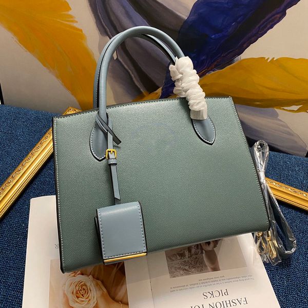 Designer handbags luxury messenger bag ladies leather shoulder fashion top quality zip cross body casual wear 33-24-15cm
Designer handbags luxury messenger bag ladies leather shoulder fashion top quality zip cross body casual wear 33-24-15cm