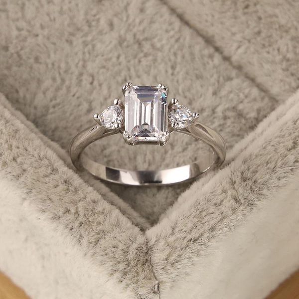 cluster rings s925 sterling silver simple square zircon diamond ring elegant personality wedding design female, Golden;silver
cluster rings s925 sterling silver simple square zircon diamond ring elegant personality wedding design female, Golden;silver