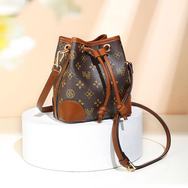 evening bags and 2021 fashion trend printing one-shoulder messenger bucket bag purses handbags luxury designer sac
evening bags and 2021 fashion trend printing one-shoulder messenger bucket bag purses handbags luxury designer sac